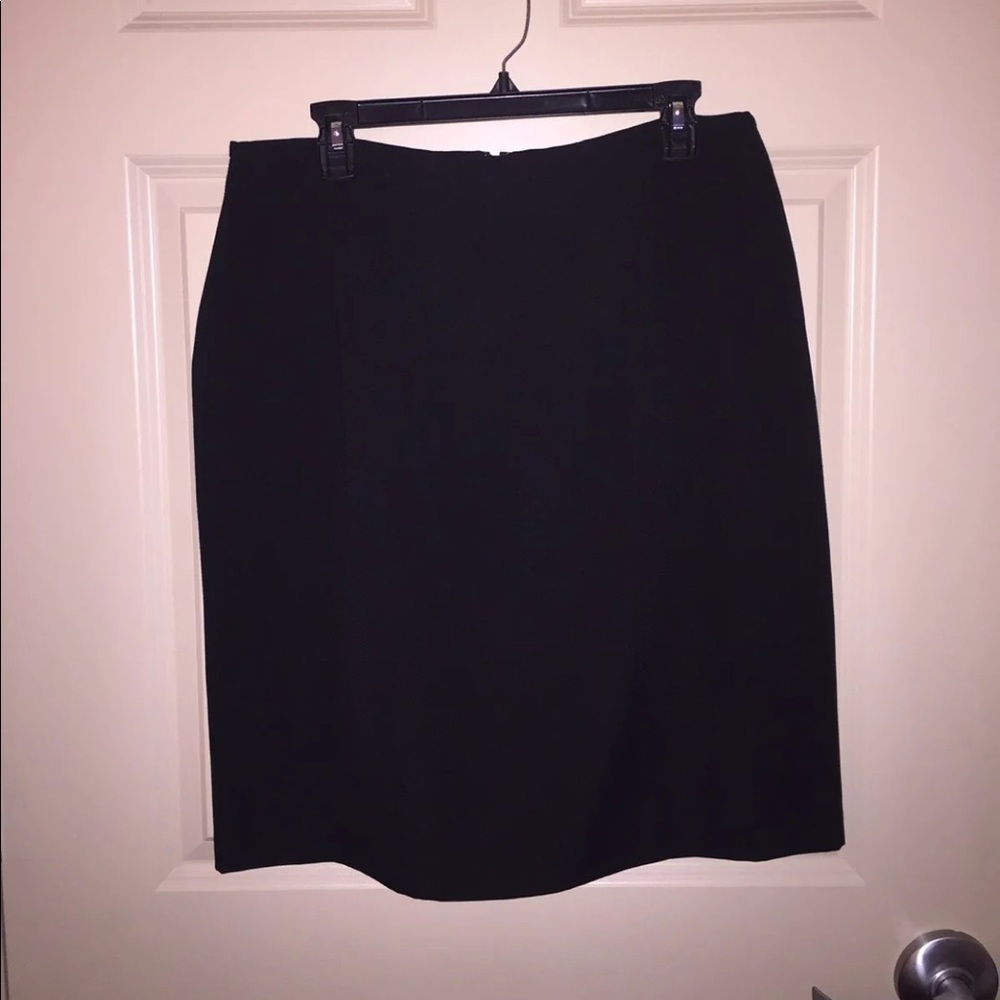 **Plus-Sized Pencil Skirt